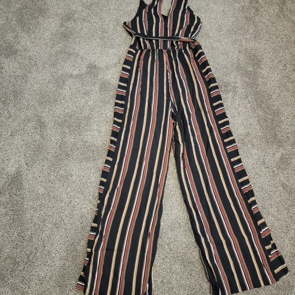 NWT Xhilaration wide leg Belt wrap style black stripe romper sz Medium. - Picture 3 of 7